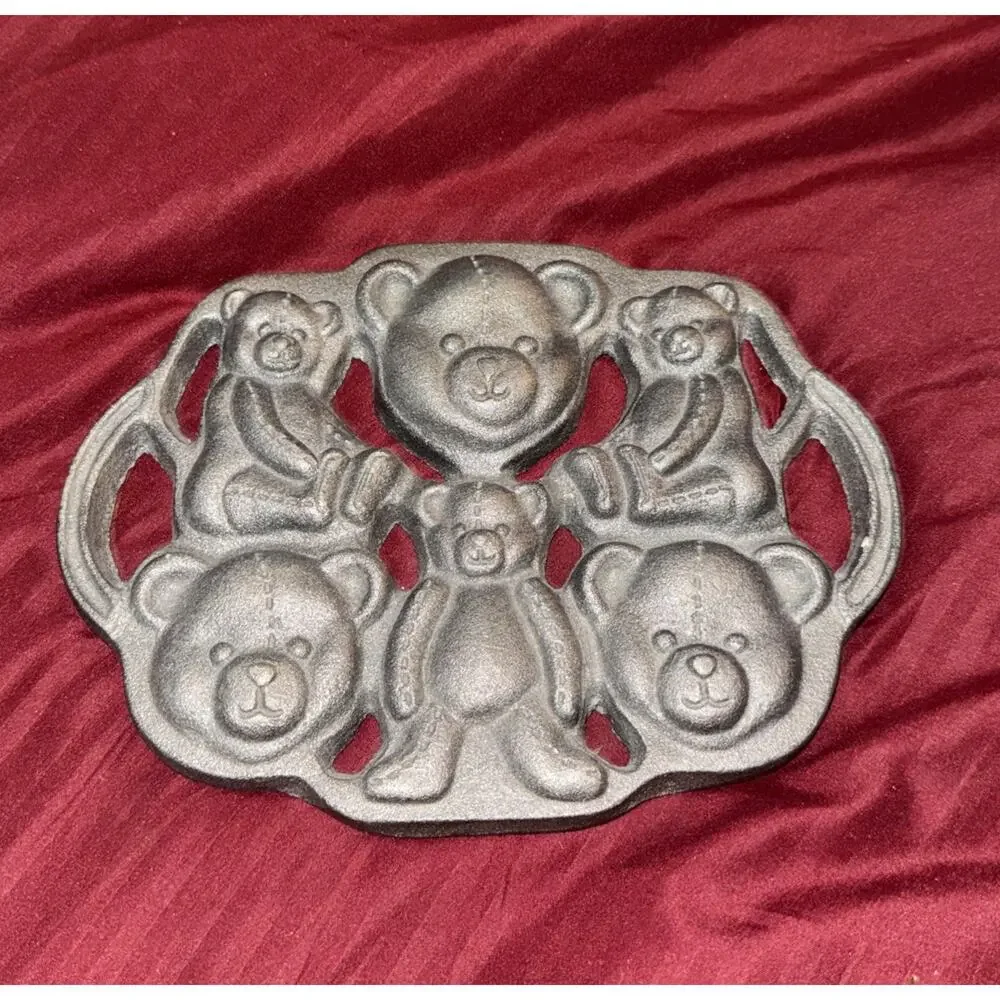 Vintage Cast Iron Teddy Bear Corn Bread Pan Cookie Mold - Christmas Birthday